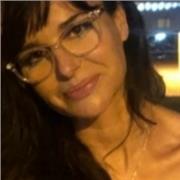 Profesora de Yoga y Pilates. Yogaterapeuta. Clases personalizadas tras un análisis postural y energético. Adapto las sesiones según tus necesidades y limitaciones para la reducción o alivio de dolencias así como la mejora del estado físico y mental